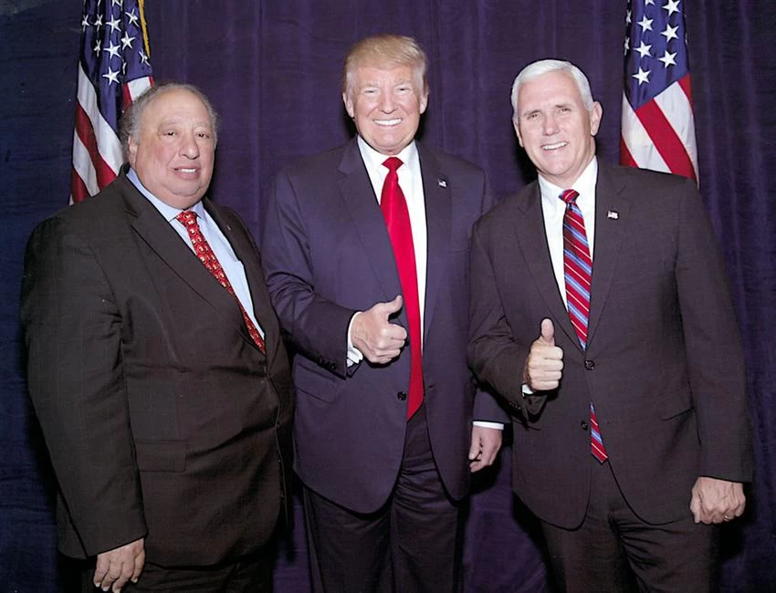 Απίστευτη ιστορία: Γιος του φαροφύλακα από τη Νίσυρο έγινε δισεκατομμυριούχος!-Βίντεο